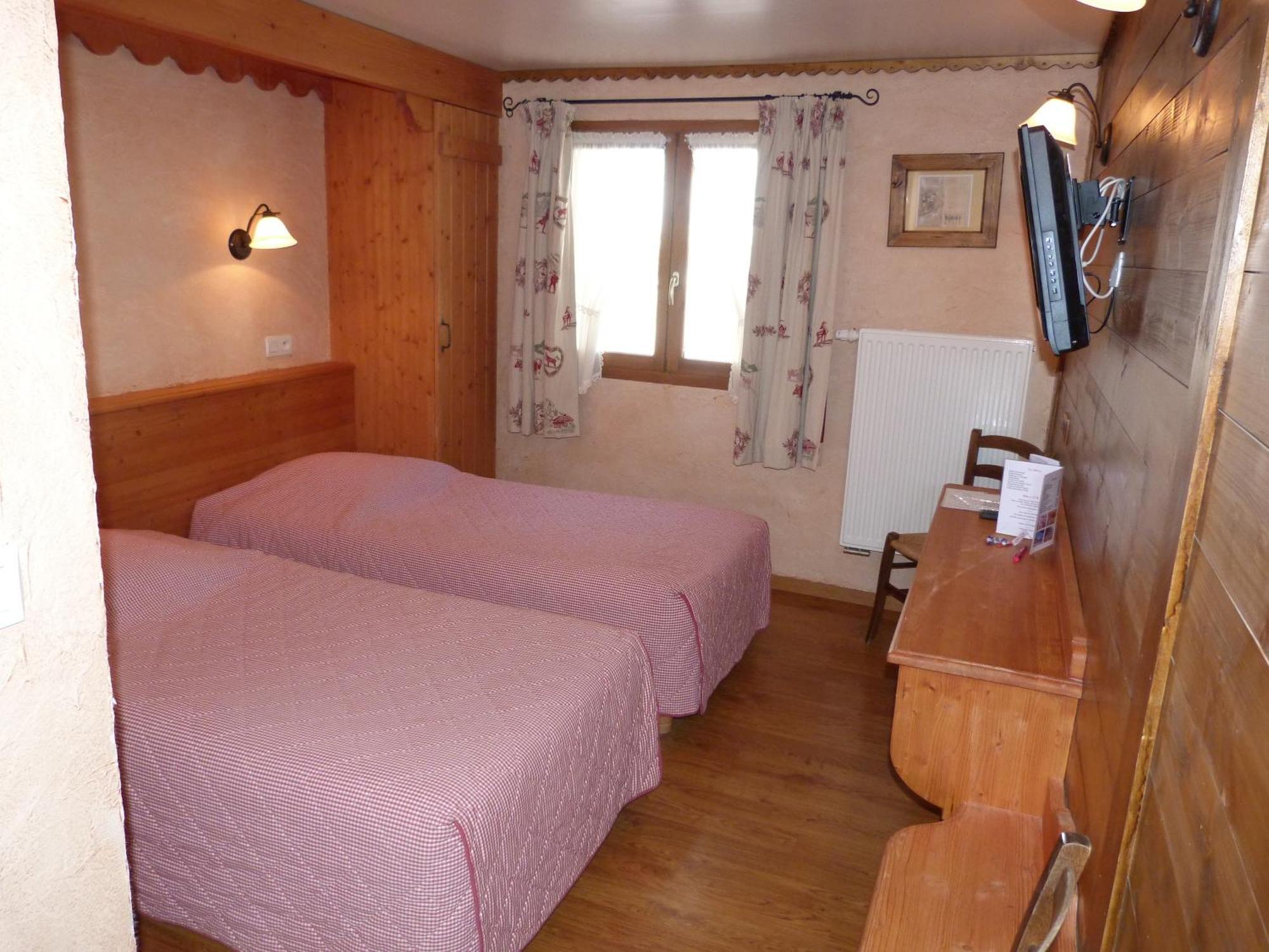 Hotel Belalp Chatel Exterior photo